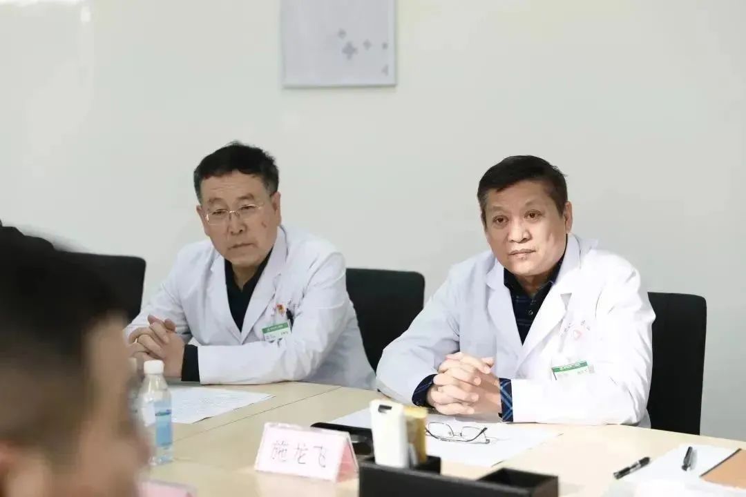 龍港區(qū)人大、區(qū)政府領(lǐng)導(dǎo)一行視察調(diào)研龍港國(guó)際醫(yī)療健康產(chǎn)業(yè)園(圖15)