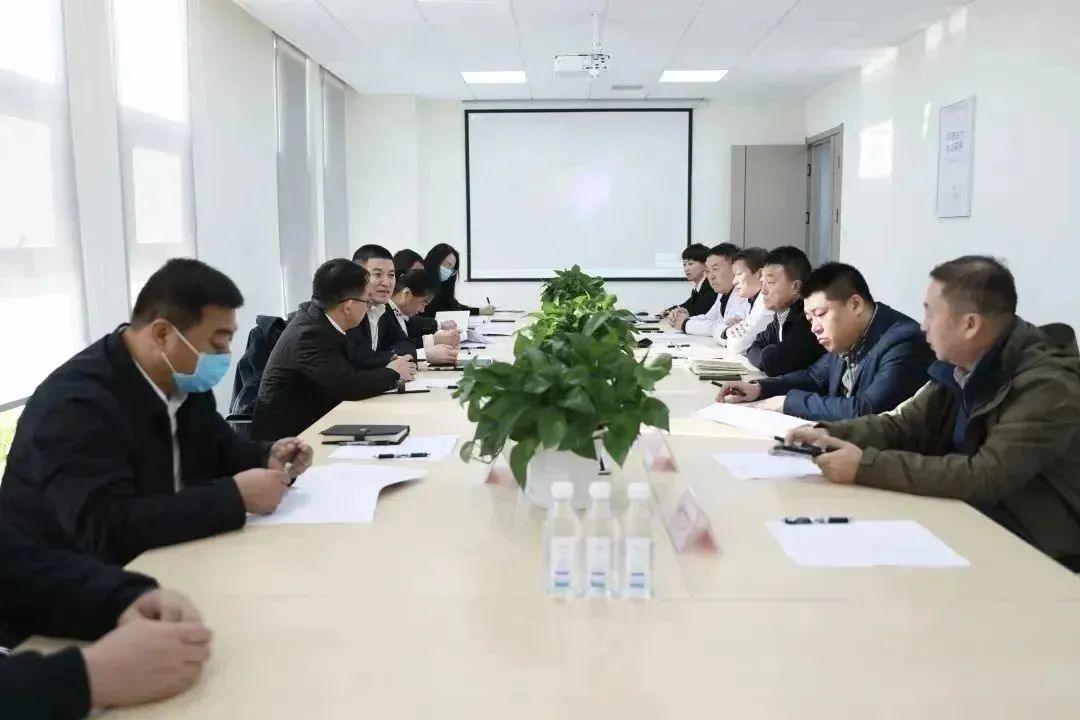 龍港區(qū)人大、區(qū)政府領(lǐng)導(dǎo)一行視察調(diào)研龍港國(guó)際醫(yī)療健康產(chǎn)業(yè)園(圖10)